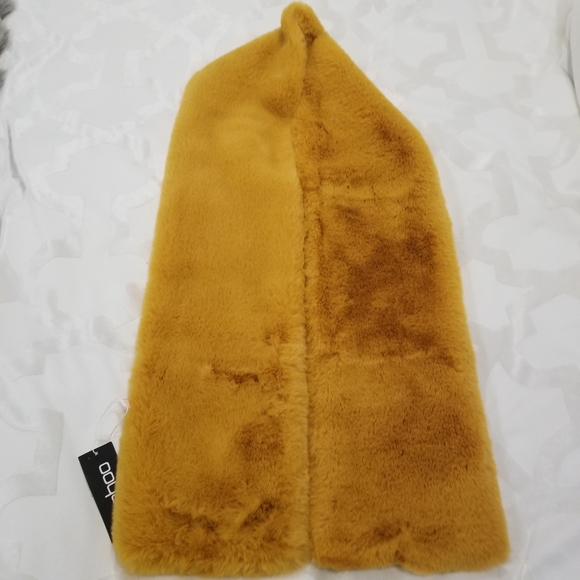Boohoo Accessories - 💕Brand New- boohoo- Faux Fur Long Scarf- Mustard